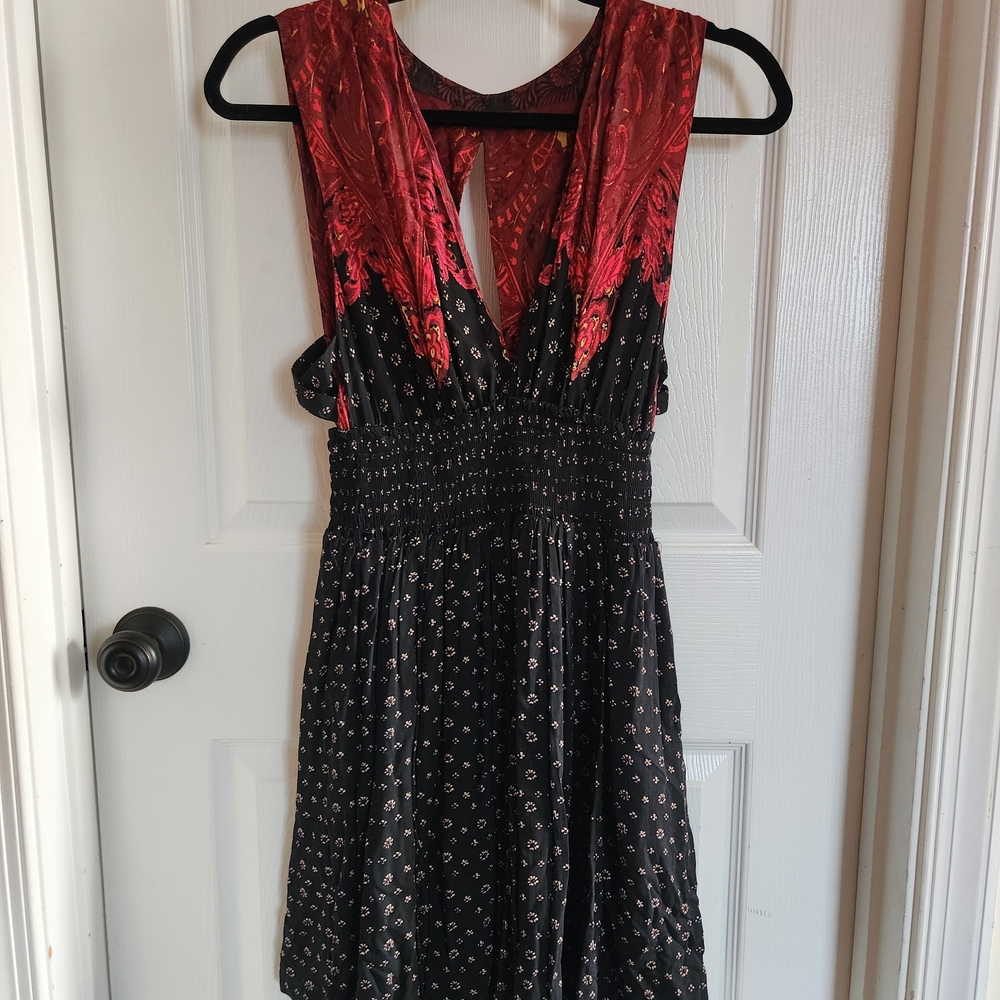 Red and Black Mixed-Print V-Neck Women’s Dress